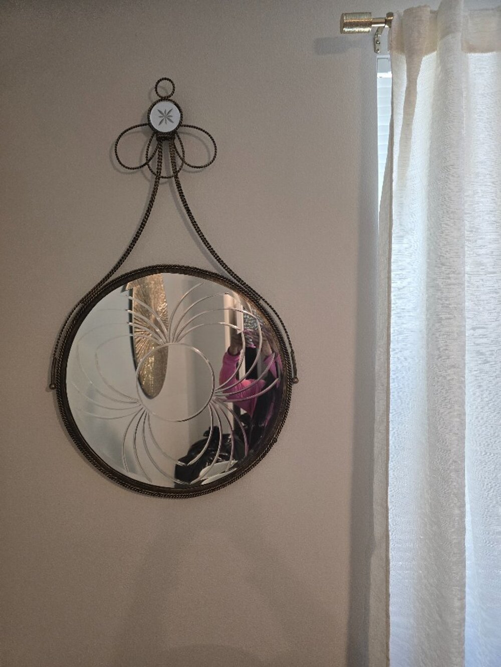 Vintage Style Scalloped Etched Wall Mirror | Glam Decor